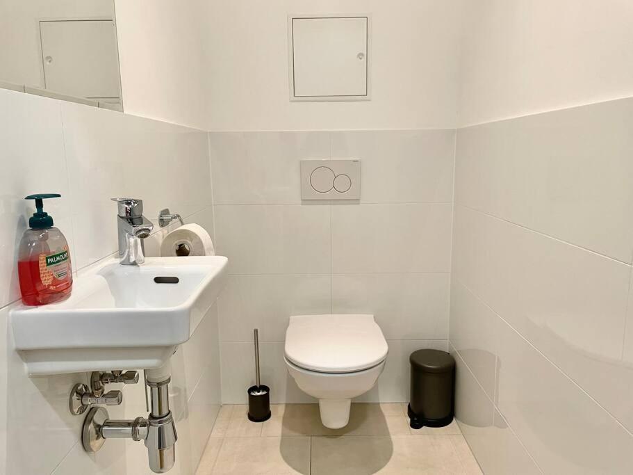 Premium Apartment With Terrace, A/C, Free Wifi And Netflix Vienna Exterior photo
